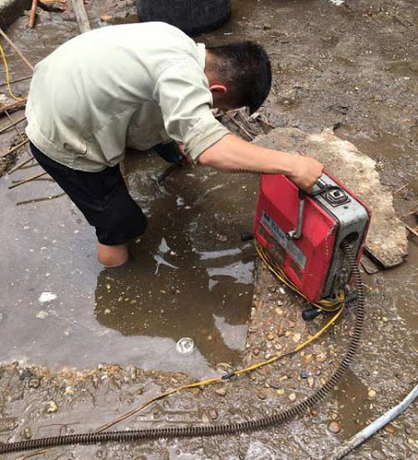 Thông Cống Nghẹt